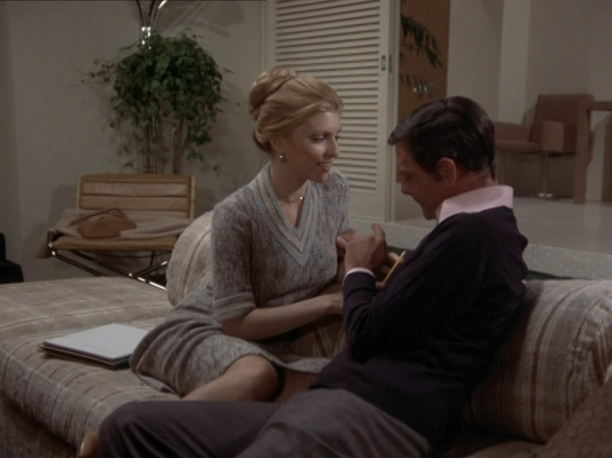 7-2 1977年可倫坡《Murder Under Glass》5.png